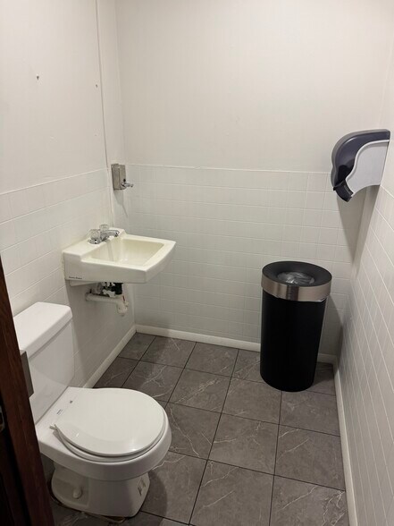 More Photos Of 25367 Lankford Hwy, Onley Light Distribution For Lease