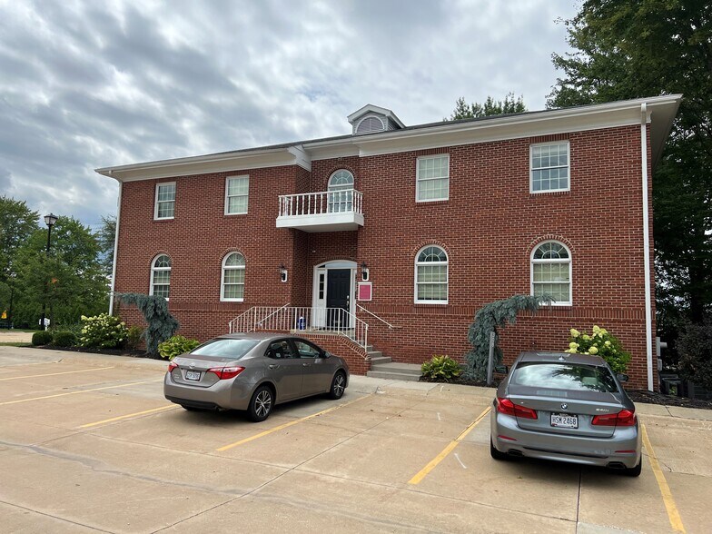 More Photos Of 308 N Cleveland Massillon Rd, Akron Office For Lease