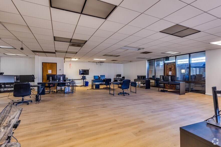 More Photos Of 3555 Pecos-McLeod Interconnect, Las Vegas Office For Sale