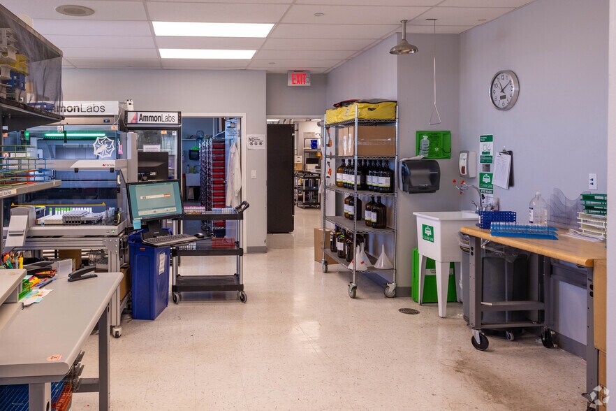 More Photos Of 35 E Blancke St, Linden Medical For Lease