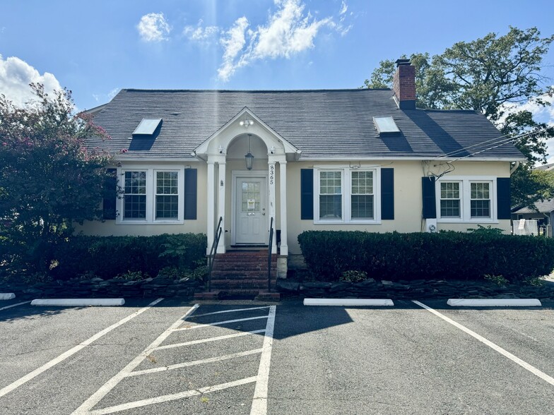 Primary Photo Of 8365 Richmond Hwy, Alexandria Freestanding For Lease