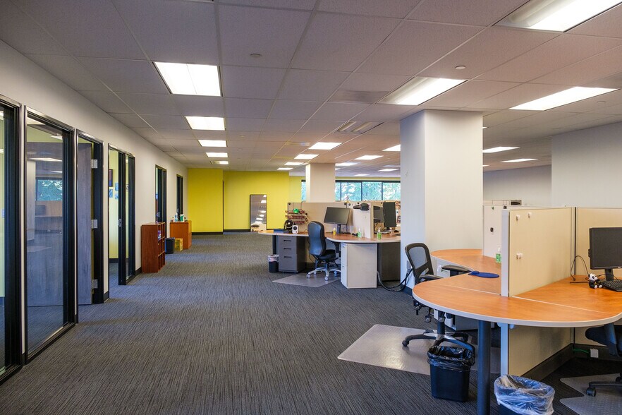 More Photos Of 805 Broadway St, Vancouver Office For Lease