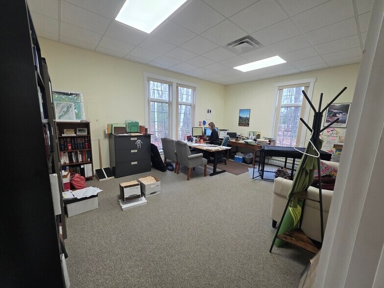 More Photos Of 477 Commercial St, Rockport Office For Sale
