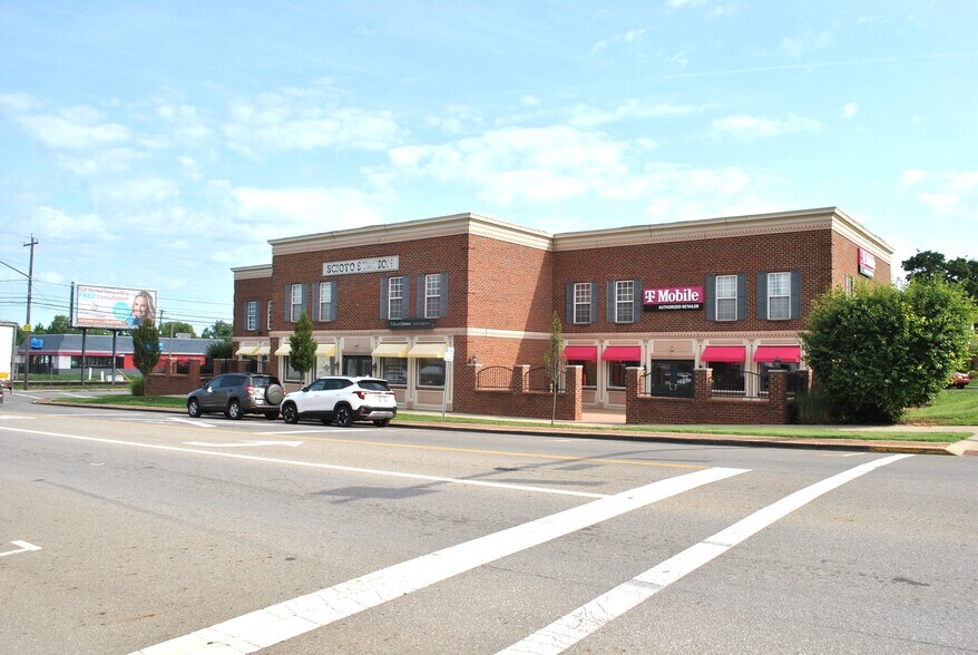 More Photos Of 209 W Main St, Circleville Storefront For Sale