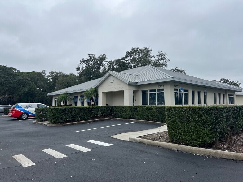 More Photos Of 5935 Webb Rd, Tampa Medical For Lease