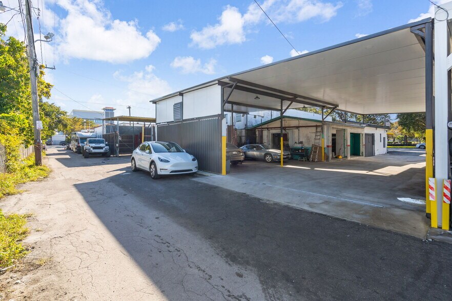 More Photos Of 3219 SW 8th St, Miami Storefront For Sale
