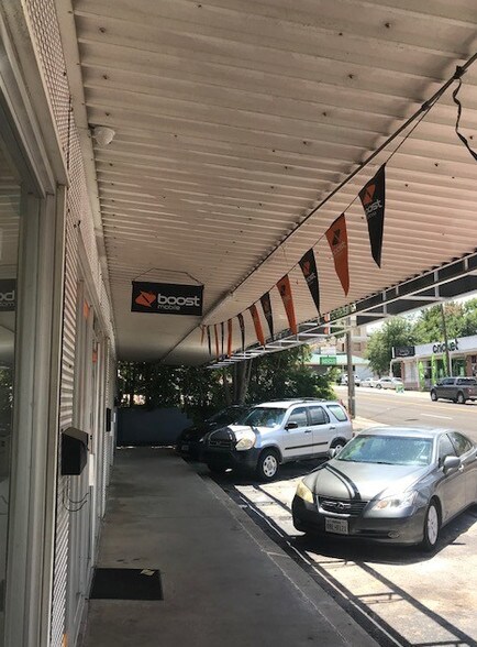 More Photos Of 1501 Sam Houston Ave, Huntsville Storefront Retail Office For Lease