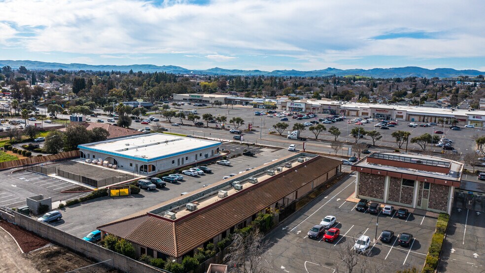 More Photos Of 2560 N Texas St, Fairfield Office For Lease