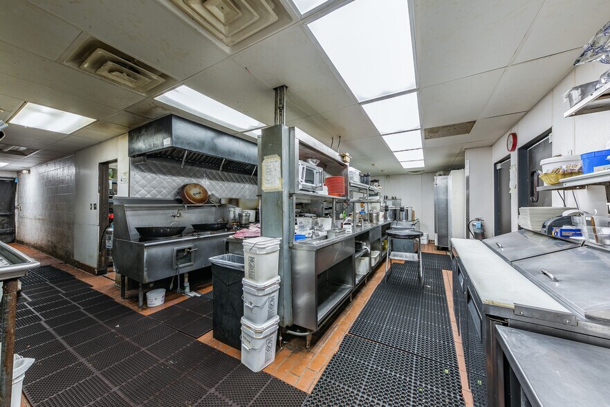 More Photos Of 3011 Ogden Ave, Lisle Restaurant For Sale