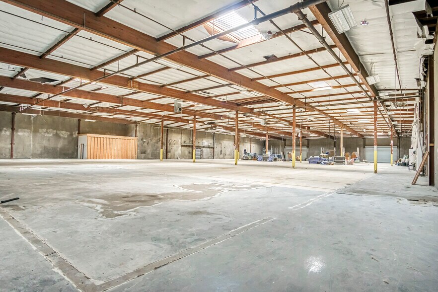 More Photos Of 13222 Estrella Ave, Gardena Manufacturing For Sale
