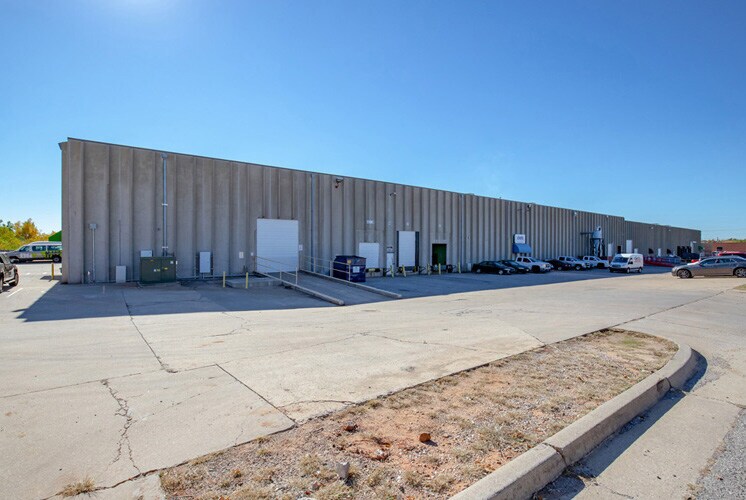 Primary Photo Of 4228-4332 N Santa Fe St, Oklahoma City Warehouse For Lease