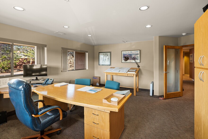 More Photos Of 75 Kallof Pl, Sedona Medical For Lease