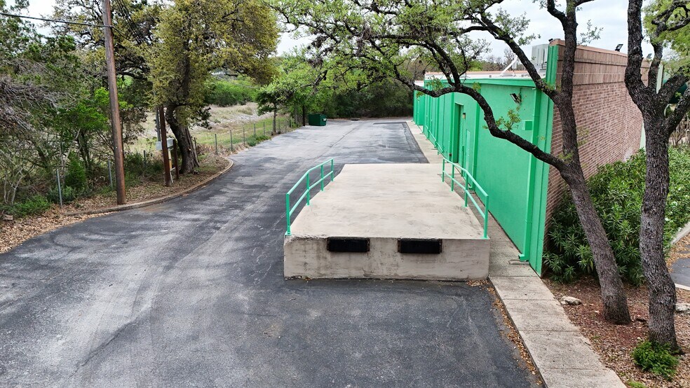More Photos Of 16410 Blanco Rd, San Antonio Office For Sale