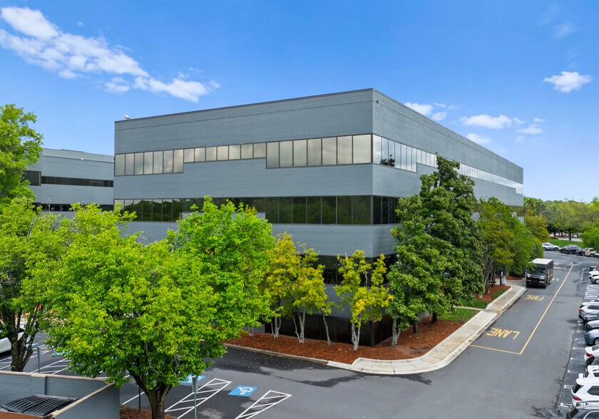 More Photos Of 11111 Carmel Commons Blvd, Charlotte Unknown For Lease