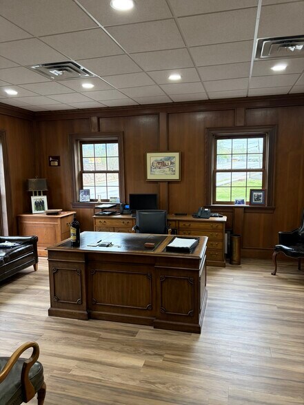 More Photos Of 823 Chickamauga Ave, Rossville Office For Lease