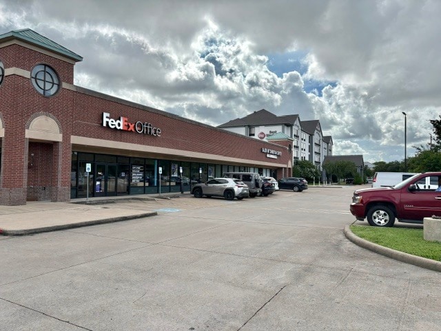More Photos Of 14056 Southwest Fwy, Sugar Land Unknown For Lease