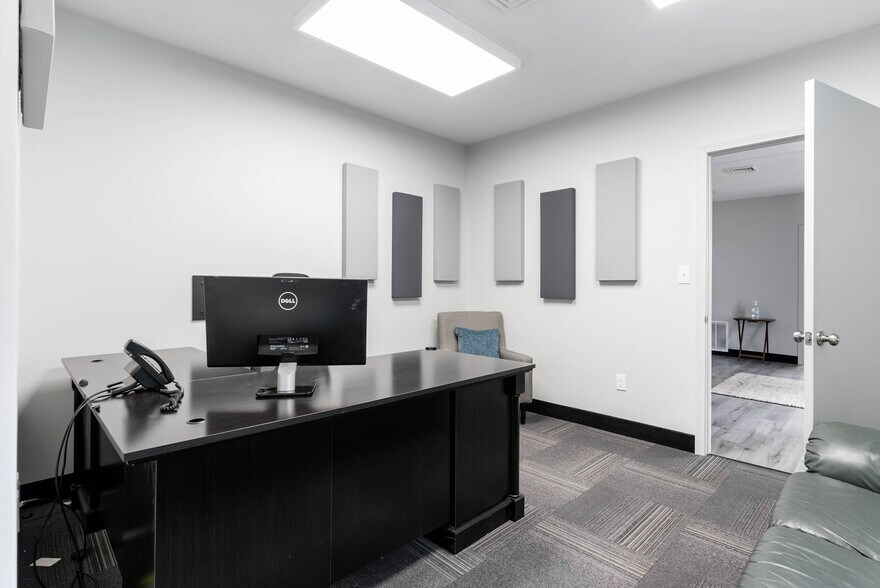 More Photos Of 210 Orchard St, Fayetteville Office For Sale