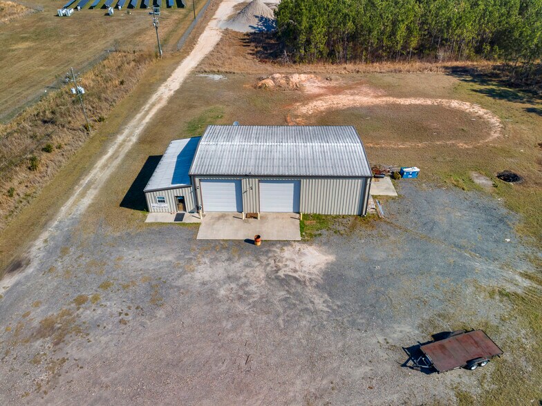 Primary Photo Of 3464 Albany Ave, Waycross Service For Sale