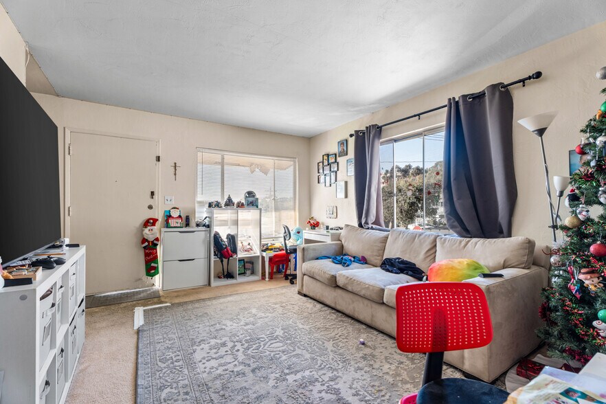 More Photos Of 5707 Mildred St, San Diego Apartments For Sale