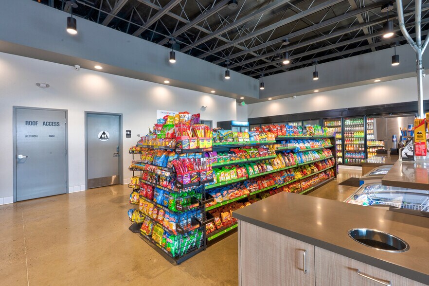 More Photos Of 2510 E Pacheco Blvd, Los Banos Service Station For Sale