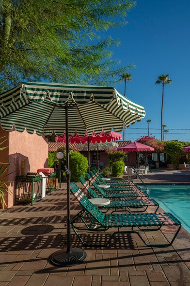 More Photos Of 555 S Warm Sands Dr, Palm Springs Hotel For Sale