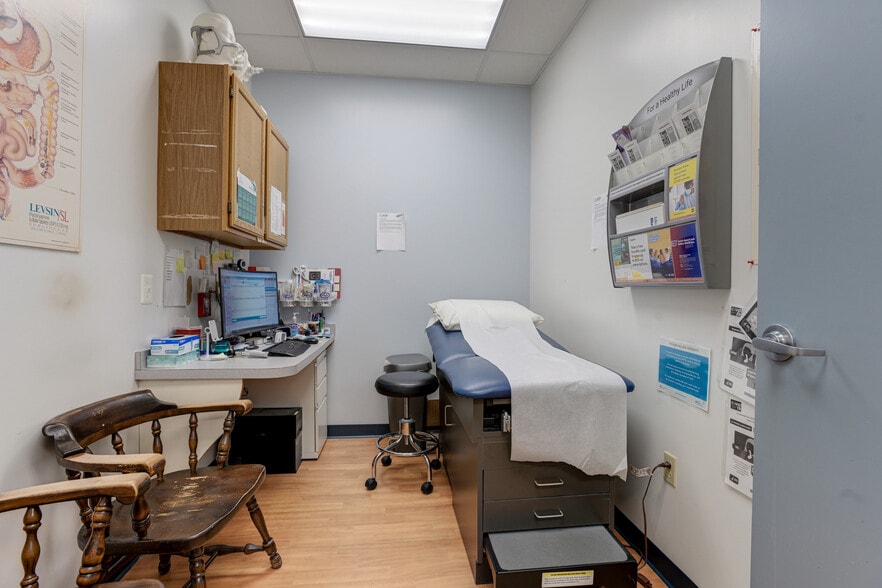 More Photos Of 8850 Columbia 100 Pky, Columbia Medical For Sale
