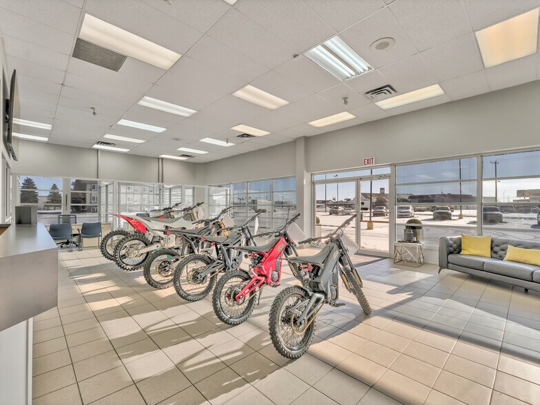 More Photos Of 1276 Trans Canada Way SE, Medicine Hat Showroom For Sale