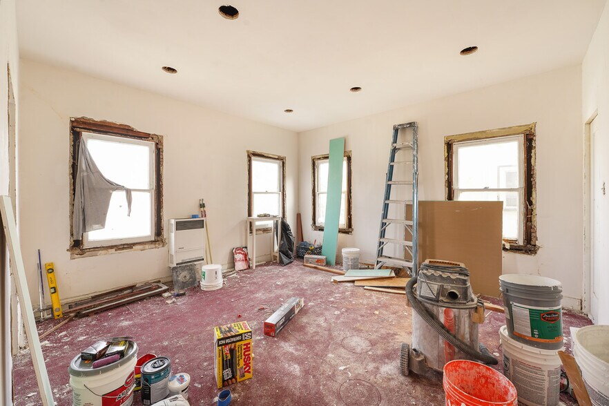 More Photos Of 1519 W 30th St, Los Angeles Apartments For Sale