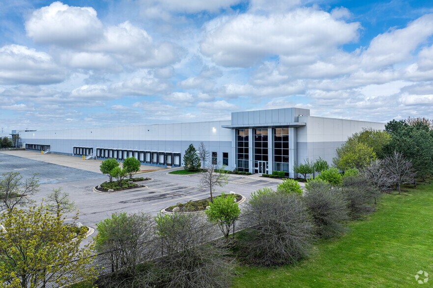 More Photos Of 2301 Ellis Ct, New Lenox Distribution For Lease