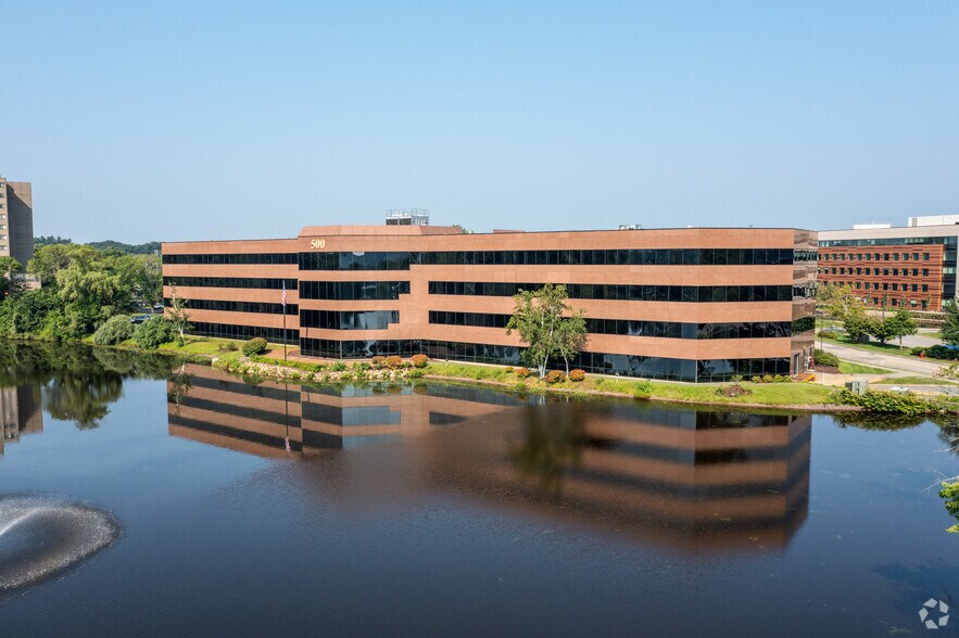 More Photos Of 101 Edgewater Dr, Wakefield Unknown For Lease