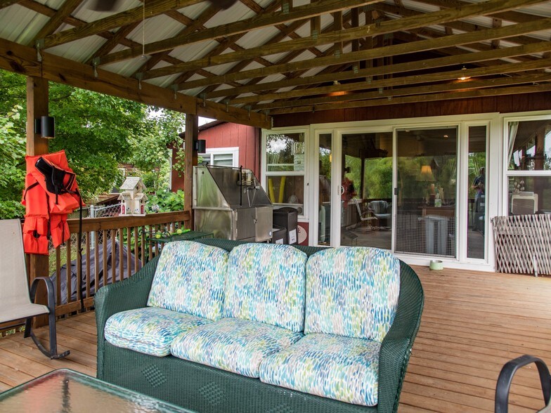 More Photos Of 242 Barkwells Ln, Mills River Hotel For Sale