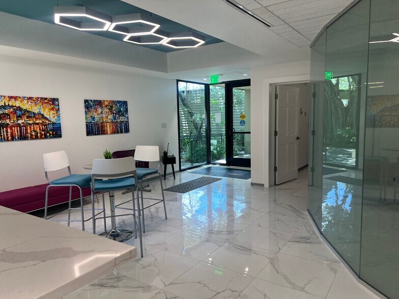 More Photos Of 1956 Bayshore Blvd, Dunedin Office For Lease
