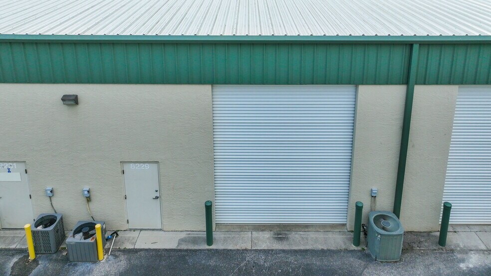 More Photos Of 8221-8239 Blaikie Ct, Sarasota Warehouse For Sale