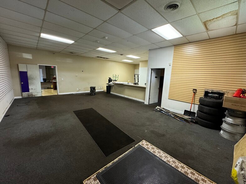More Photos Of 2433 Von Esch Rd, Joliet Warehouse For Lease