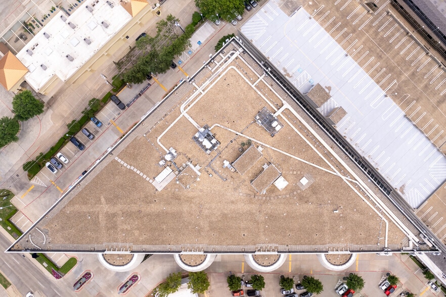 More Photos Of 17950 Preston Rd, Dallas Office For Lease