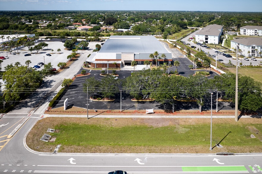 More Photos Of 10011 S US Highway 1, Port Saint Lucie Freestanding For Sale