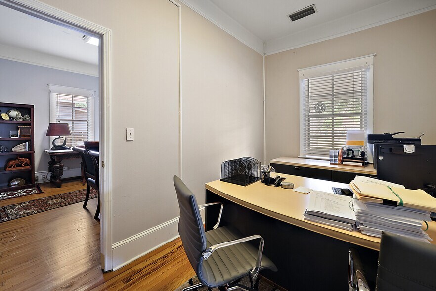 More Photos Of 324 N Texas Ave, Tavares Office For Lease