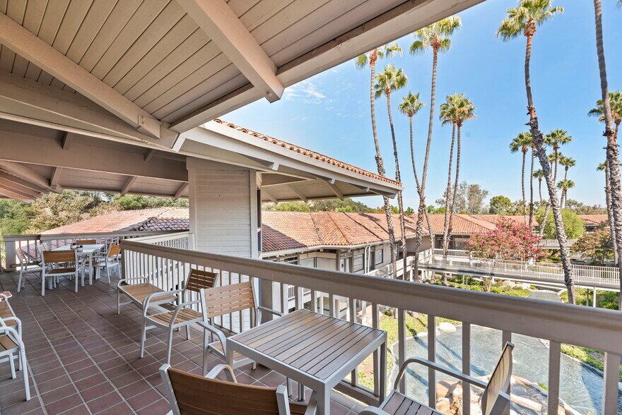 More Photos Of 850 Hampshire Rd, Westlake Village Office For Lease