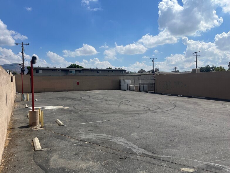 More Photos Of 4151 N Sierra Way, San Bernardino Restaurant For Sale