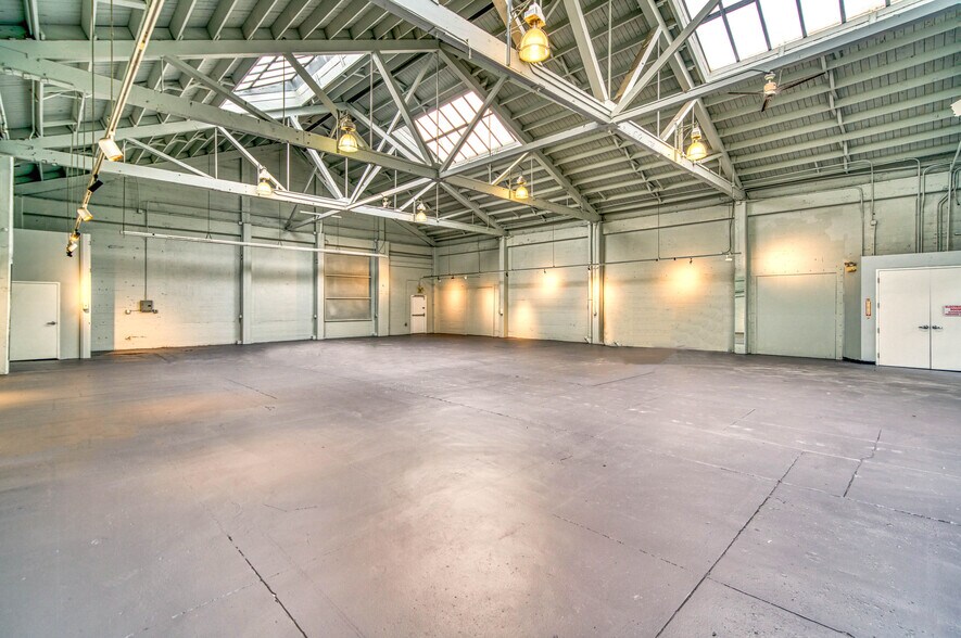 More Photos Of 123 S Van Ness Ave, San Francisco Storefront For Lease