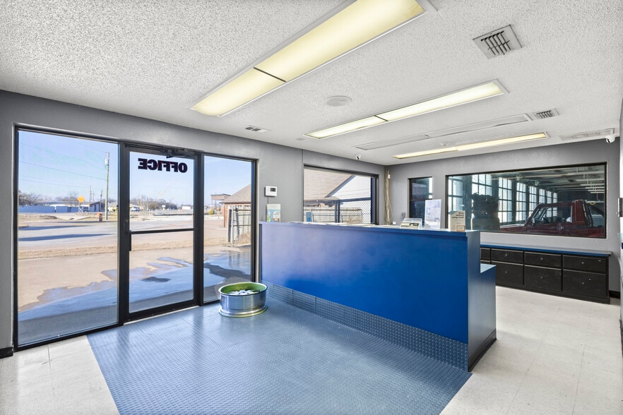 More Photos Of 502 N State Highway 342, Red Oak Industrial For Sale