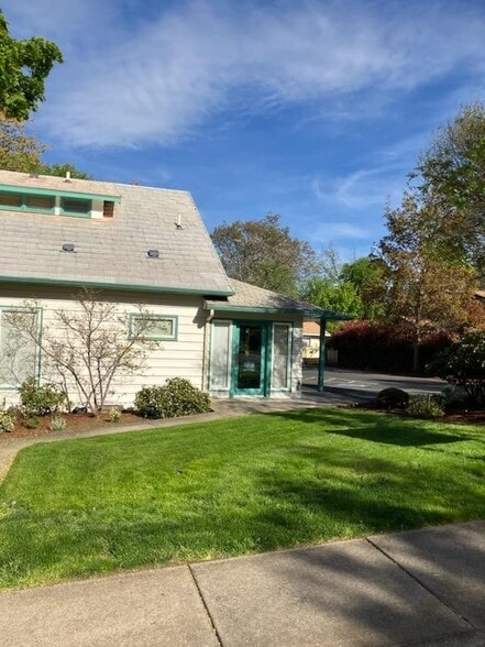 Primary Photo Of 254 Palm Ave, Ashland Healthcare For Lease