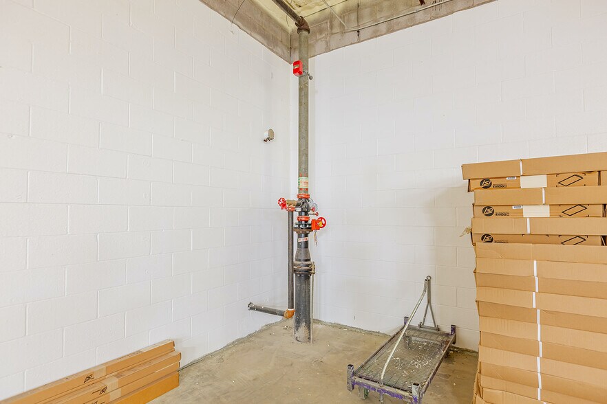 More Photos Of 8713 E Main, Midwest City Light Distribution For Sale