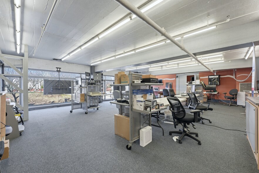 More Photos Of 59 Market St, Newark Office For Sale