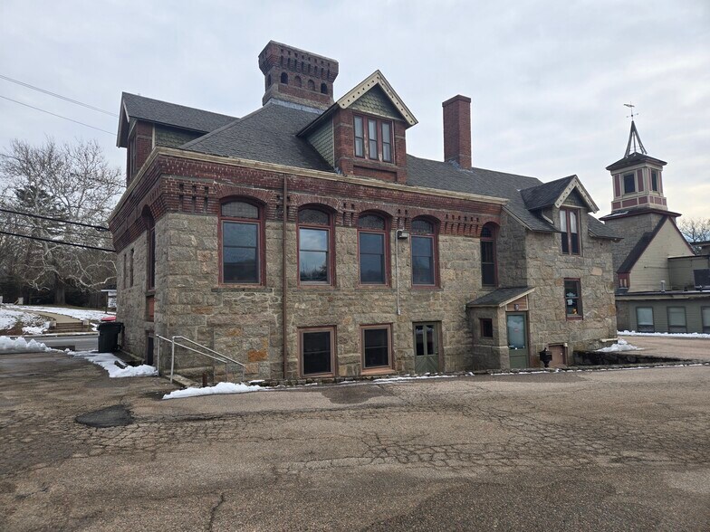 More Photos Of 1070 Kingstown Rd, South Kingstown Warehouse For Lease