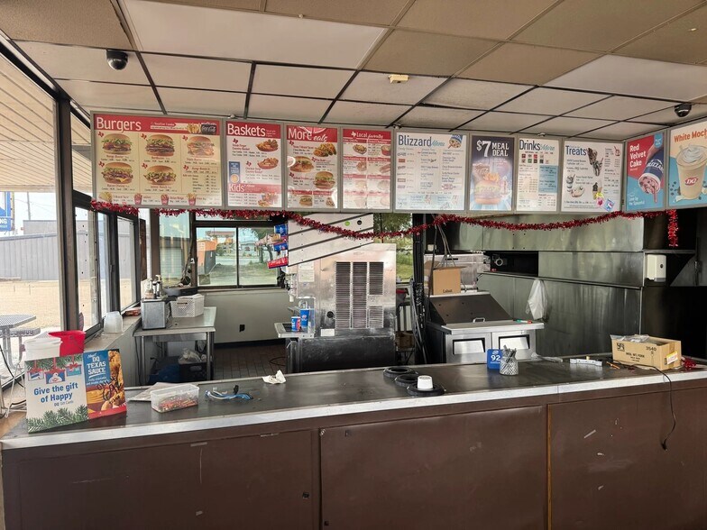 More Photos Of 1392 US-60, Panhandle Fast Food For Sale