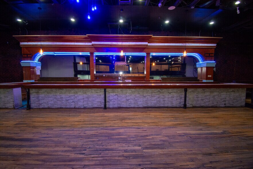 More Photos Of 715 S Polk St, Amarillo Bar For Lease