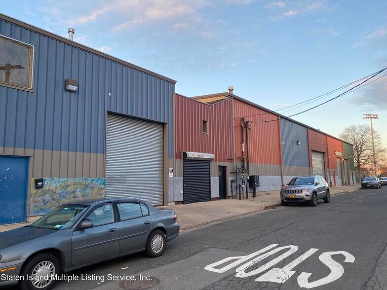 More Photos Of 147 Wayne St, Staten Island Warehouse For Lease
