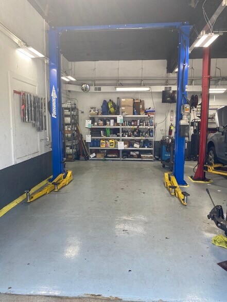 More Photos Of 401 Upham St, Melrose Auto Repair For Sale