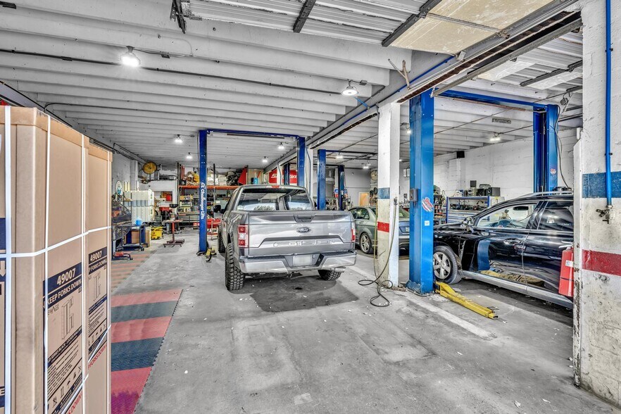 More Photos Of 303 NW 1st Ave, Boca Raton Warehouse For Sale